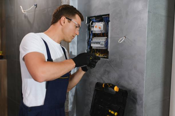 Best Licensed Electrician  in Oswego, KS